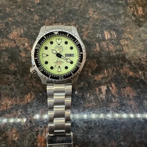 Citizen Promaster Green Lume (NY0040-50W) - Picture 8 of 9